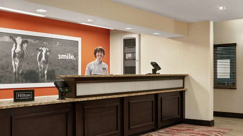 <b>Hampton Inn Binghamton Lobby</b>. Images powered by <a href="https://iceportal.shijigroup.com/" title="IcePortal" target="_blank">IcePortal</a>.