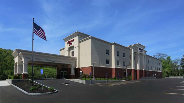 Hampton Inn Owego Exterior