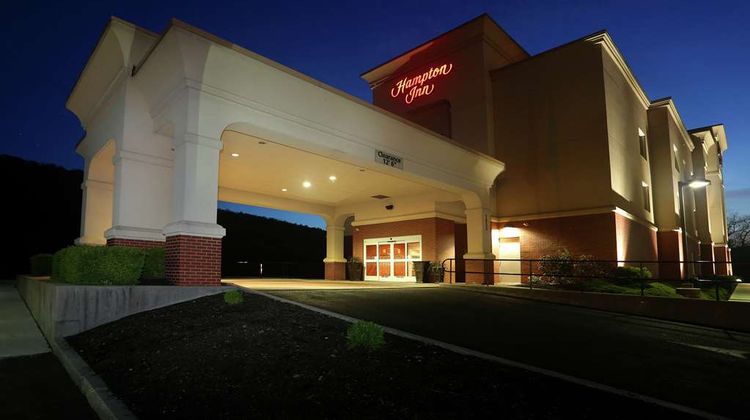 Hampton Inn Owego Exterior