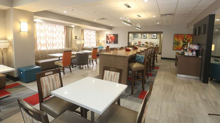 Hampton Inn Owego Lobby