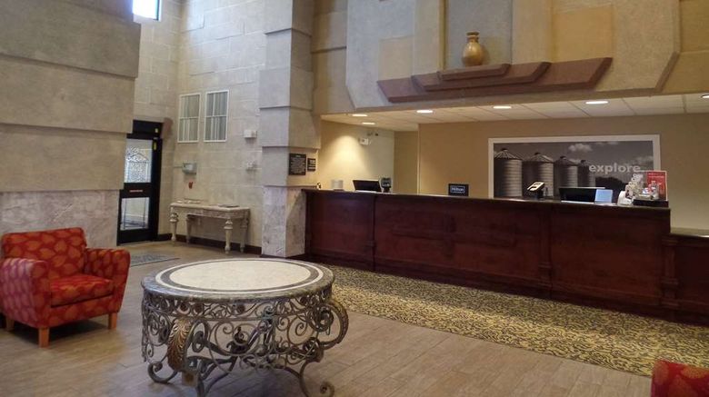 <b>Hampton Inn Bowling Green Lobby</b>. Images powered by <a href="https://iceportal.shijigroup.com/" title="IcePortal" target="_blank">IcePortal</a>.