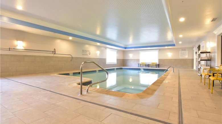 <b>Hampton Inn Bangor Pool</b>. Images powered by <a href="https://iceportal.shijigroup.com/" title="IcePortal" target="_blank">IcePortal</a>.