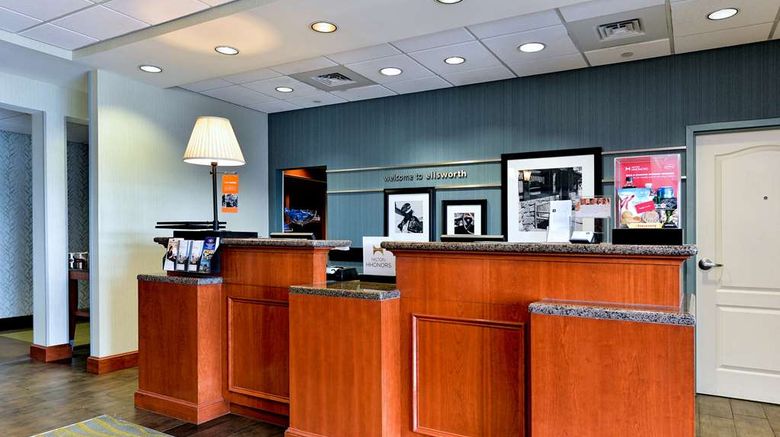 <b>Hampton Inn Ellsworth/Bar Harbor Lobby</b>. Images powered by <a href="https://iceportal.shijigroup.com/" title="IcePortal" target="_blank">IcePortal</a>.