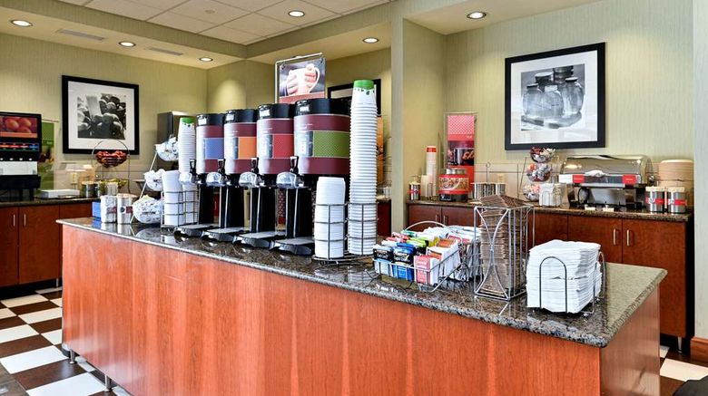 <b>Hampton Inn Ellsworth/Bar Harbor Restaurant</b>. Images powered by <a href="https://iceportal.shijigroup.com/" title="IcePortal" target="_blank">IcePortal</a>.
