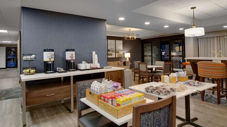 Hampton Inn Birmingham-Colonnade Restaurant