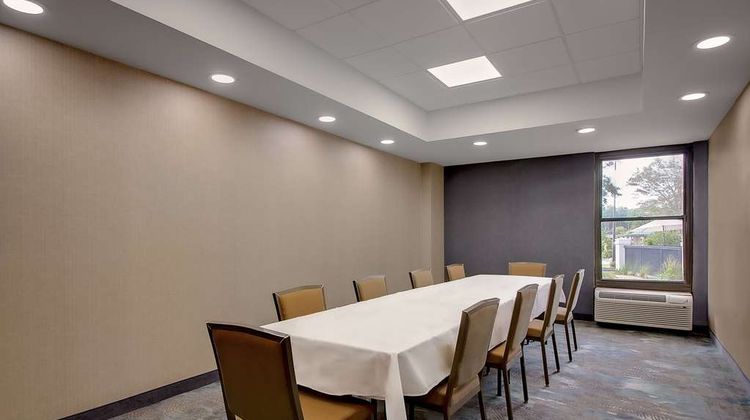 Hampton Inn Birmingham-Colonnade Meeting