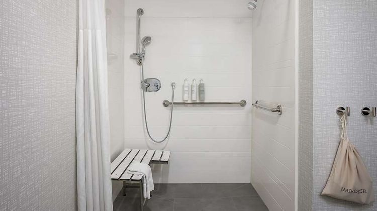 Hampton Inn & Suites Pelham I-65 Room