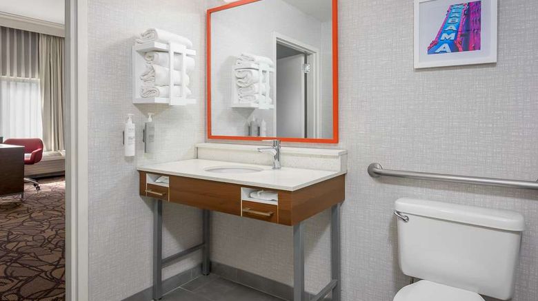 <b>Hampton Inn & Suites Pelham I-65 Room</b>. Images powered by <a href="https://iceportal.shijigroup.com/" title="IcePortal" target="_blank">IcePortal</a>.