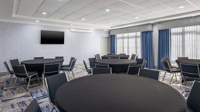 <b>Hampton Inn & Suites Pelham I-65 Meeting</b>. Images powered by <a href="https://iceportal.shijigroup.com/" title="IcePortal" target="_blank">IcePortal</a>.