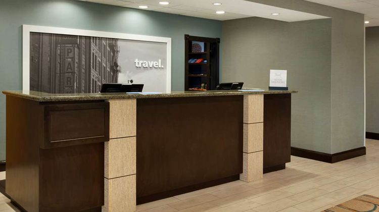 Hampton Inn & Suites East Irondale Lobby