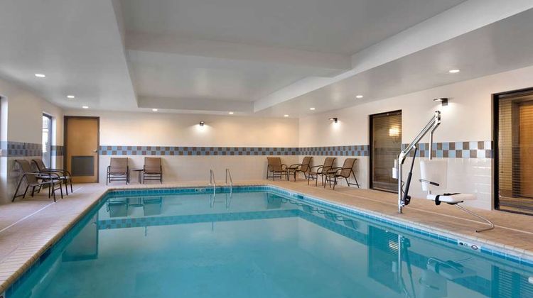 Hampton Inn & Suites East Irondale Pool
