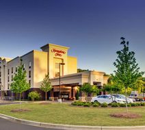 Hampton Inn Birmingham/Leeds Exterior