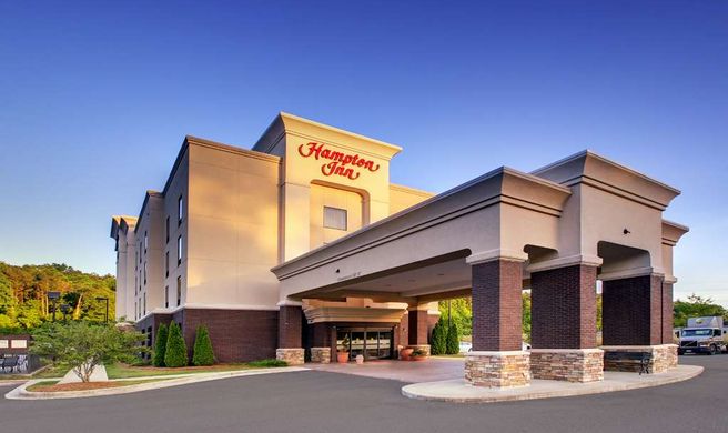 Hampton Inn Birmingham/Leeds Exterior