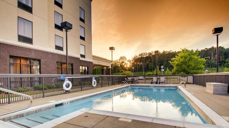<b>Hampton Inn Birmingham/Leeds Pool</b>. Images powered by <a href="https://iceportal.shijigroup.com/" title="IcePortal" target="_blank">IcePortal</a>.