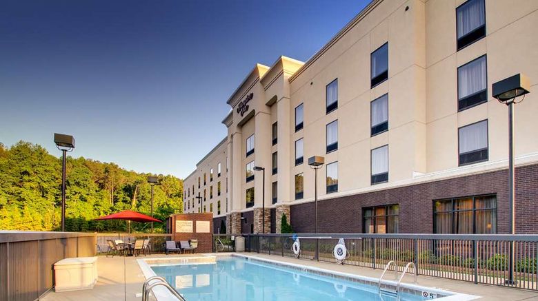 <b>Hampton Inn Birmingham/Leeds Pool</b>. Images powered by <a href="https://iceportal.shijigroup.com/" title="IcePortal" target="_blank">IcePortal</a>.
