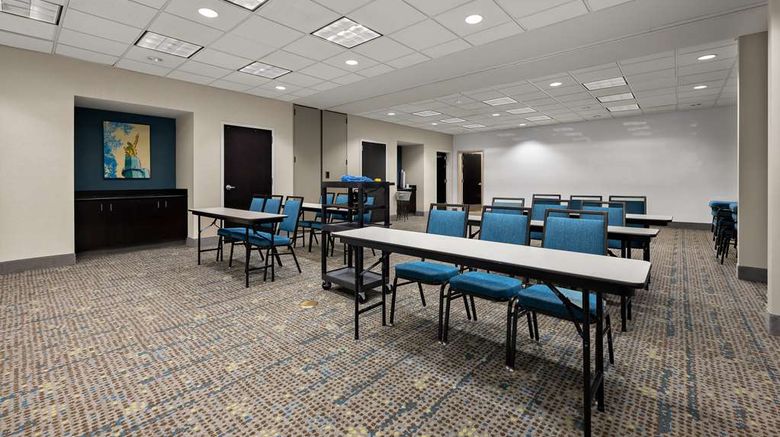 <b>Hampton Inn Birmingham/Leeds Meeting</b>. Images powered by <a href="https://iceportal.shijigroup.com/" title="IcePortal" target="_blank">IcePortal</a>.