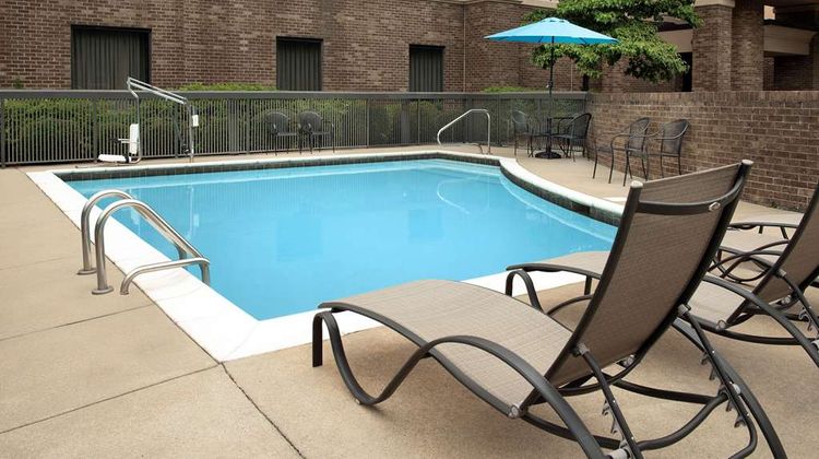 Hampton Inn I-65 Pool