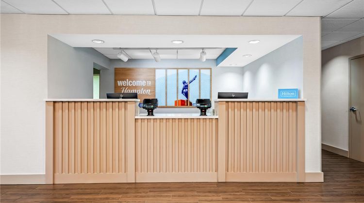 Hampton Inn Trussville Lobby