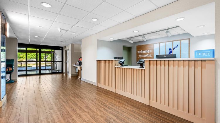 Hampton Inn Trussville Lobby