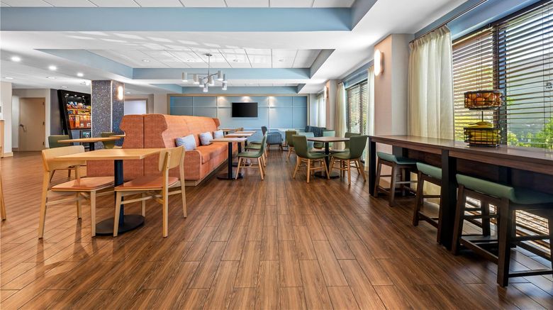 <b>Hampton Inn Trussville Restaurant</b>. Images powered by <a href="https://iceportal.shijigroup.com/" title="IcePortal" target="_blank">IcePortal</a>.