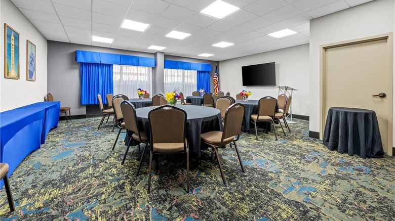 <b>Hampton Inn Trussville Meeting</b>. Images powered by <a href="https://iceportal.shijigroup.com/" title="IcePortal" target="_blank">IcePortal</a>.