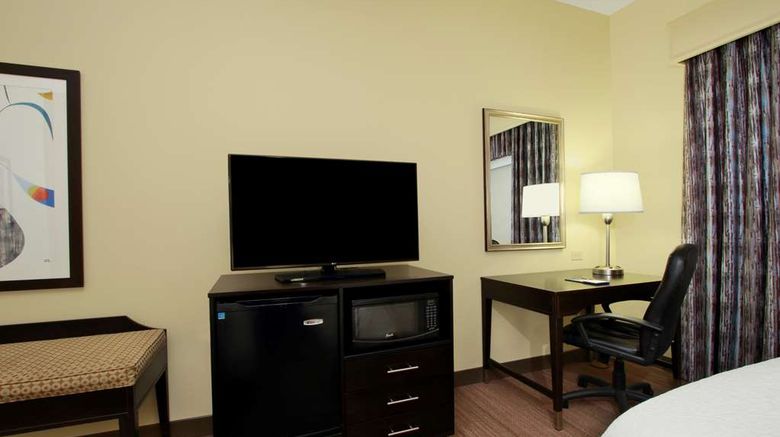 <b>Hampton Inn Winfield Room</b>. Images powered by <a href="https://iceportal.shijigroup.com/" title="IcePortal" target="_blank">IcePortal</a>.