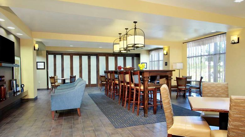 <b>Hampton Inn Winfield Lobby</b>. Images powered by <a href="https://iceportal.shijigroup.com/" title="IcePortal" target="_blank">IcePortal</a>.