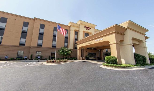 Hampton Inn Winfield Exterior