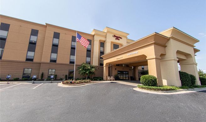 Hampton Inn Winfield Exterior
