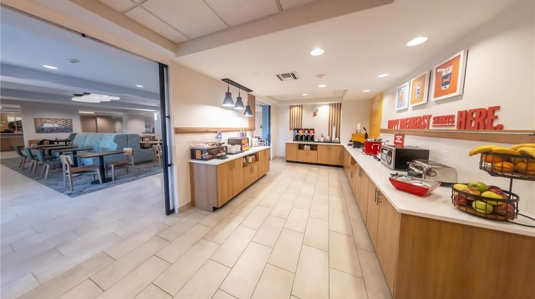 Hampton Inn Winfield Restaurant