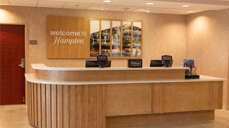 <b>Hampton Inn Winfield Lobby</b>. Images powered by <a href="https://iceportal.shijigroup.com/" title="IcePortal" target="_blank">IcePortal</a>.