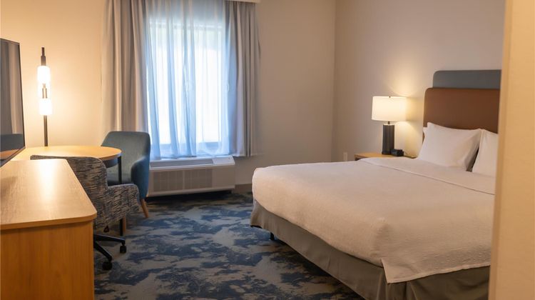 Hampton Inn Winfield Room