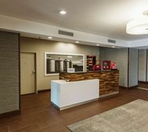Hampton Inn Bismarck Lobby