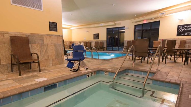 Hampton Inn & Suites Bismarck/Northwest Pool