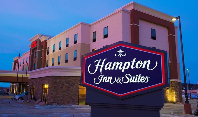 Hampton Inn & Suites Bismarck/Northwest Exterior