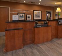 Hampton Inn/Stes Bakersfield North-Arpt Lobby