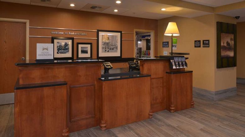 <b>Hampton Inn/Stes Bakersfield North-Arpt Lobby</b>. Images powered by <a href="https://iceportal.shijigroup.com/" title="IcePortal" target="_blank">IcePortal</a>.