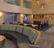 Hampton Inn/Stes Bakersfield North-Arpt Lobby