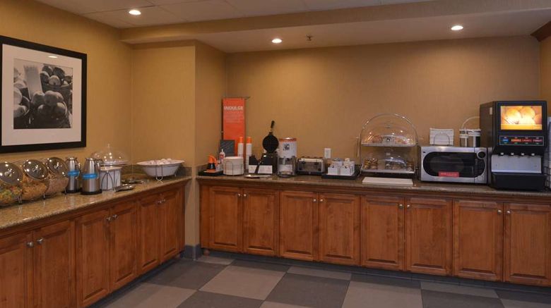 <b>Hampton Inn/Stes Bakersfield North-Arpt Restaurant</b>. Images powered by <a href="https://iceportal.shijigroup.com/" title="IcePortal" target="_blank">IcePortal</a>.