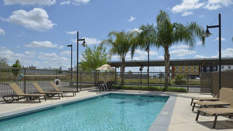 <b>Hampton Inn/Stes Bakersfield North-Arpt Pool</b>. Images powered by <a href="https://iceportal.shijigroup.com/" title="IcePortal" target="_blank">IcePortal</a>.