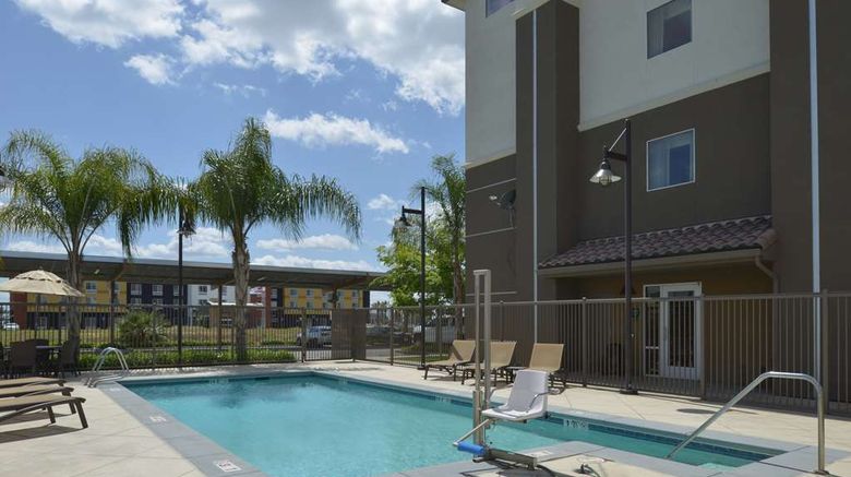 <b>Hampton Inn/Stes Bakersfield North-Arpt Pool</b>. Images powered by <a href="https://iceportal.shijigroup.com/" title="IcePortal" target="_blank">IcePortal</a>.