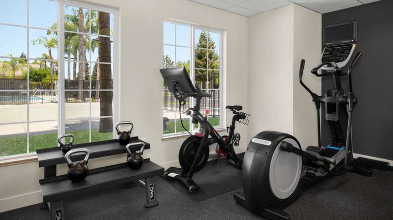 <b>Homewood Suites by Hilton Bakersfield Health</b>. Images powered by <a href="https://iceportal.shijigroup.com/" title="IcePortal" target="_blank">IcePortal</a>.
