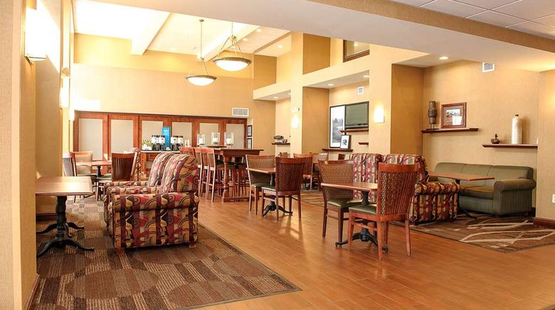 <b>Hampton Inn & Suites Brookings Lobby</b>. Images powered by <a href="https://iceportal.shijigroup.com/" title="IcePortal" target="_blank">IcePortal</a>.