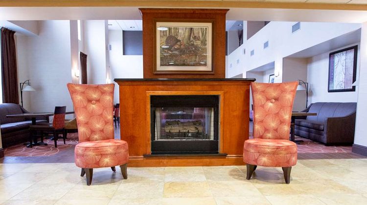 Hampton Inn & Suites Blairsville Lobby
