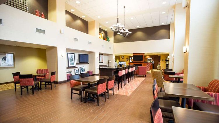 Hampton Inn & Suites Blairsville Lobby