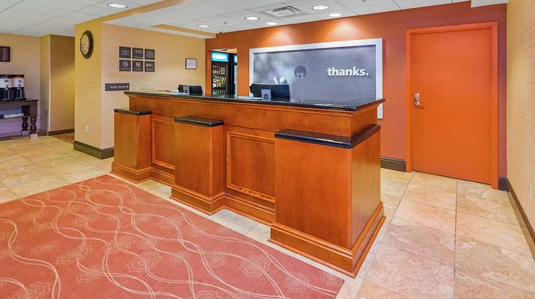 Hampton Inn & Suites Blairsville Lobby