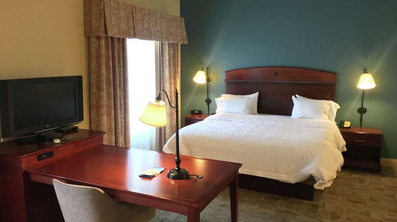 <b>Hampton Inn & Suites Bloomington-Normal Room</b>. Images powered by <a href="https://iceportal.shijigroup.com/" title="IcePortal" target="_blank">IcePortal</a>.