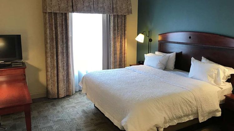 Hampton Inn & Suites Bloomington-Normal Room
