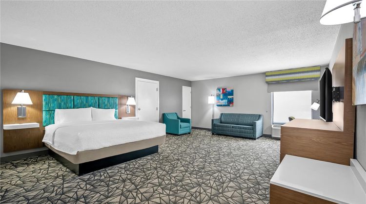 Hampton Inn Bloomington West Room