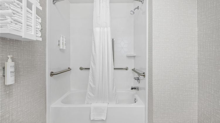 Hampton Inn Bloomington West Room